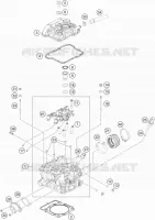 CYLINDER HEAD 