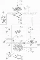 CYLINDER HEAD 